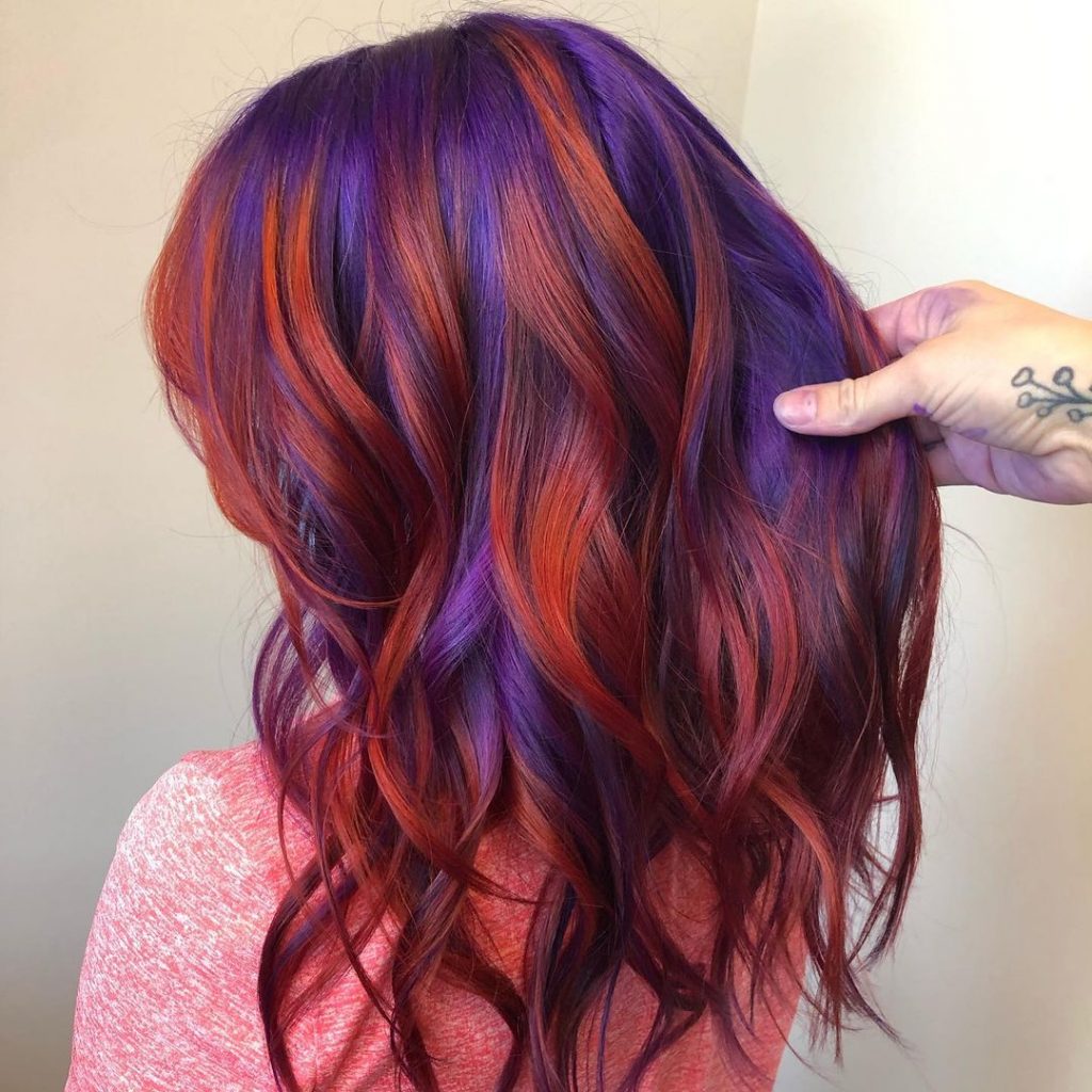 penteado comprido com ondas color blocking