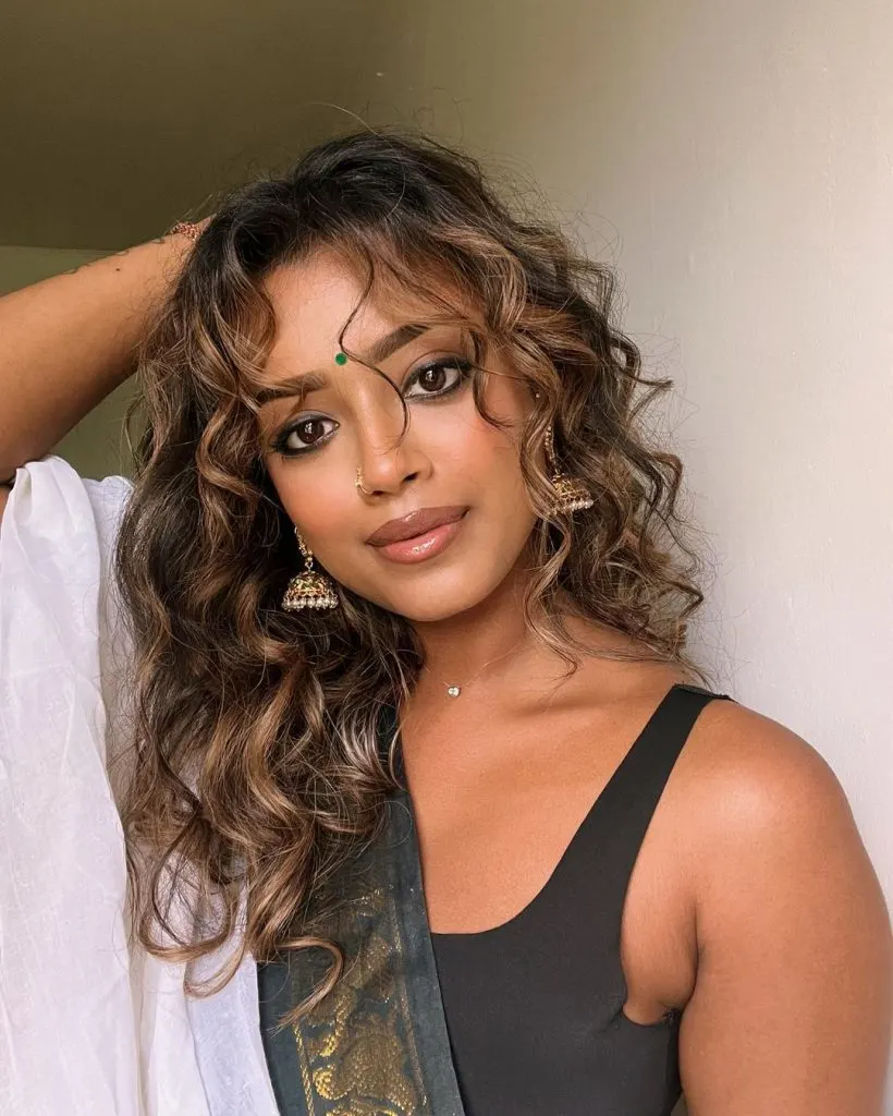 thin fringes with curly hair