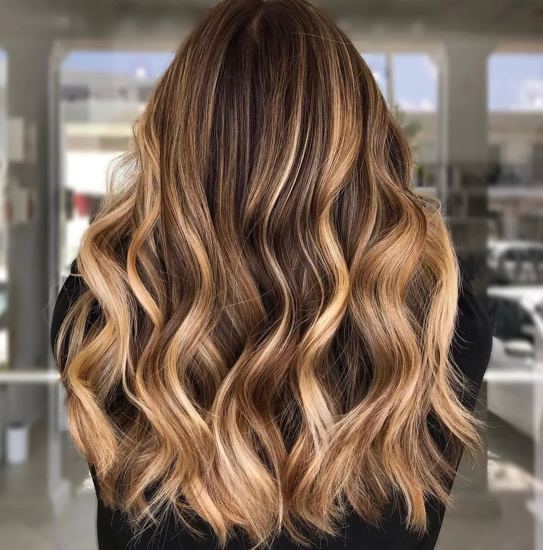 light golden brown hair with highlights