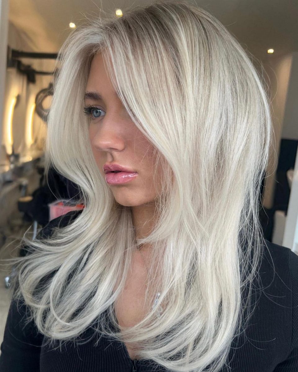 45 Stunning MediumLength Blonde Hair Trends For 2025