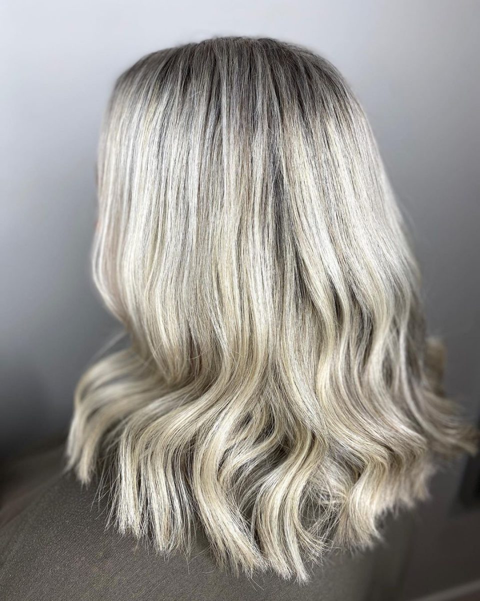 45 Stunning MediumLength Blonde Hair Trends For 2025