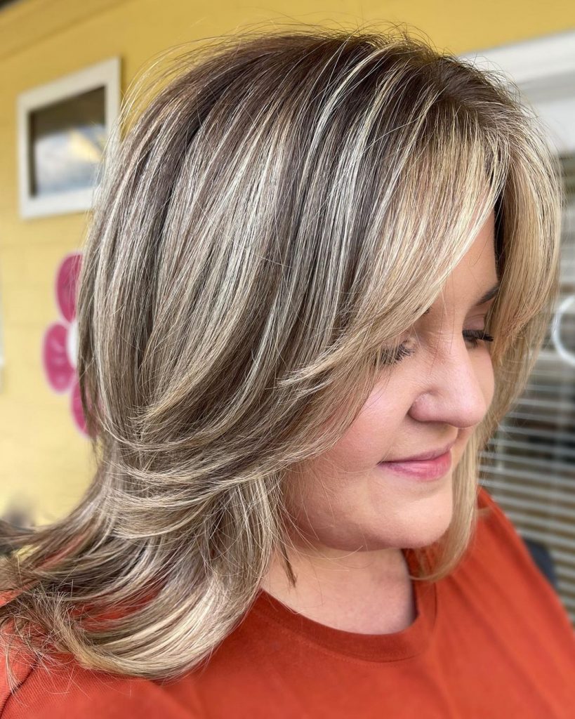 Dimensional Blonde With Shaggy Layers 
