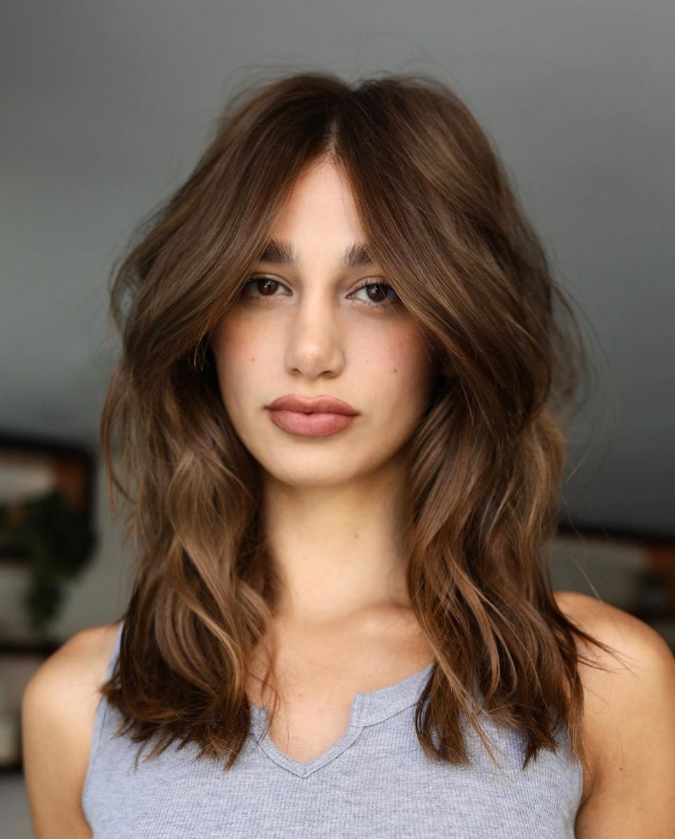 30 Attractive Face-Framing Layers For Medium-Length Hair