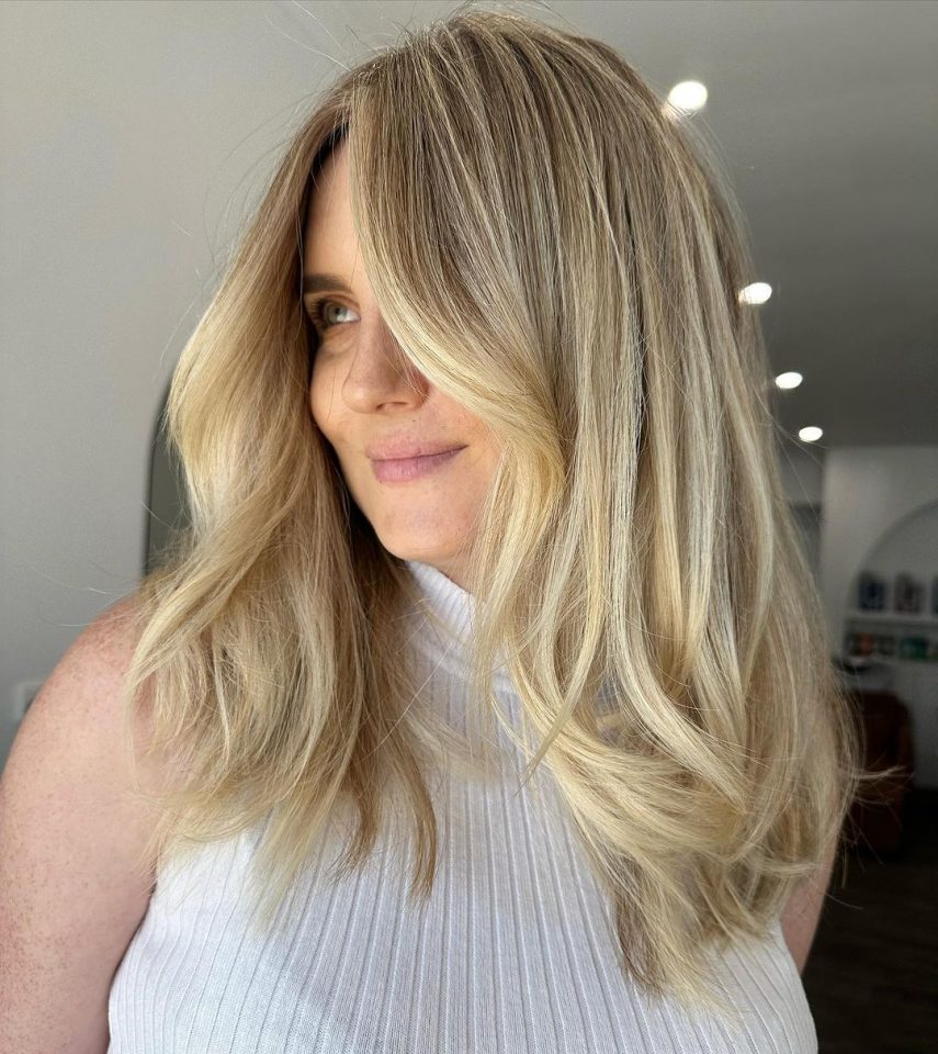 45 Stunning MediumLength Blonde Hair Trends For 2025