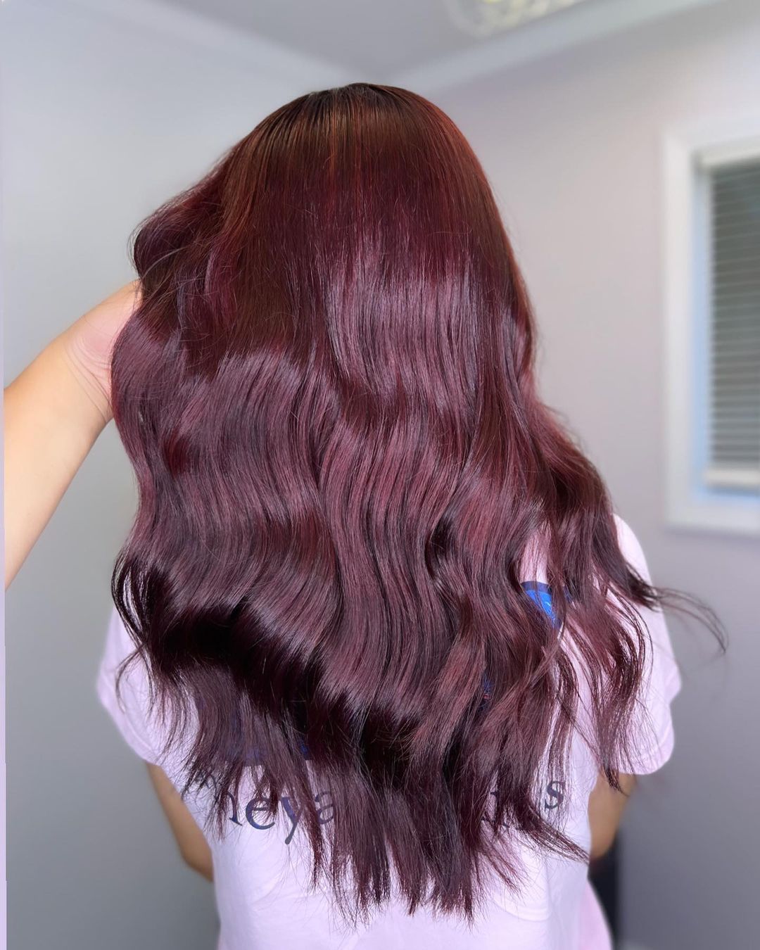 cabelo vermelho cereja cor de vinho