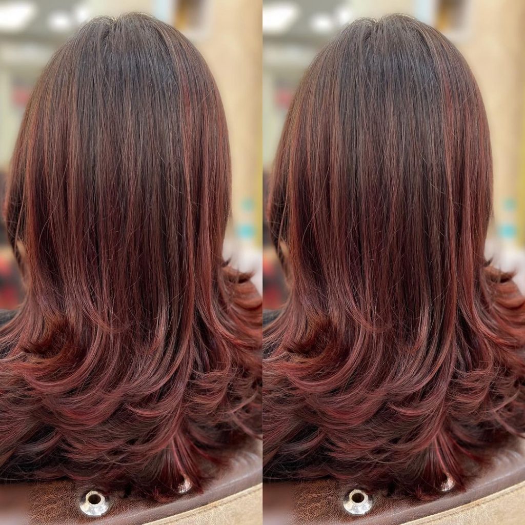 cheveux rouge framboise foncé