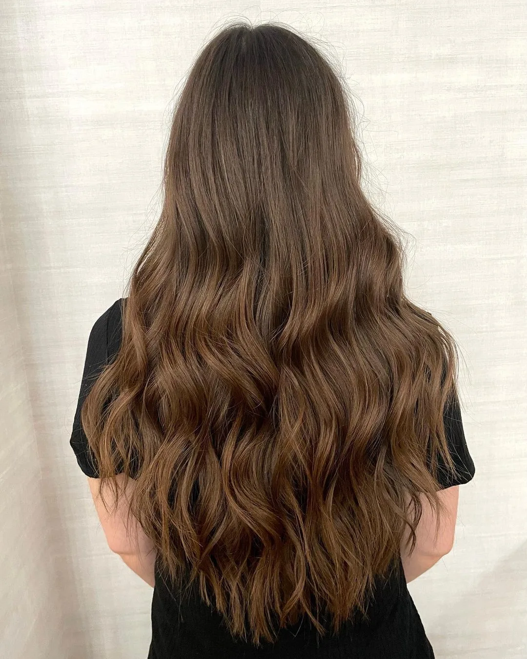 Long wavy U-cut brunette hair