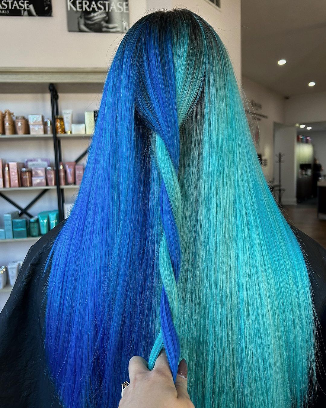 cheveux cobalt et cyan gémeaux