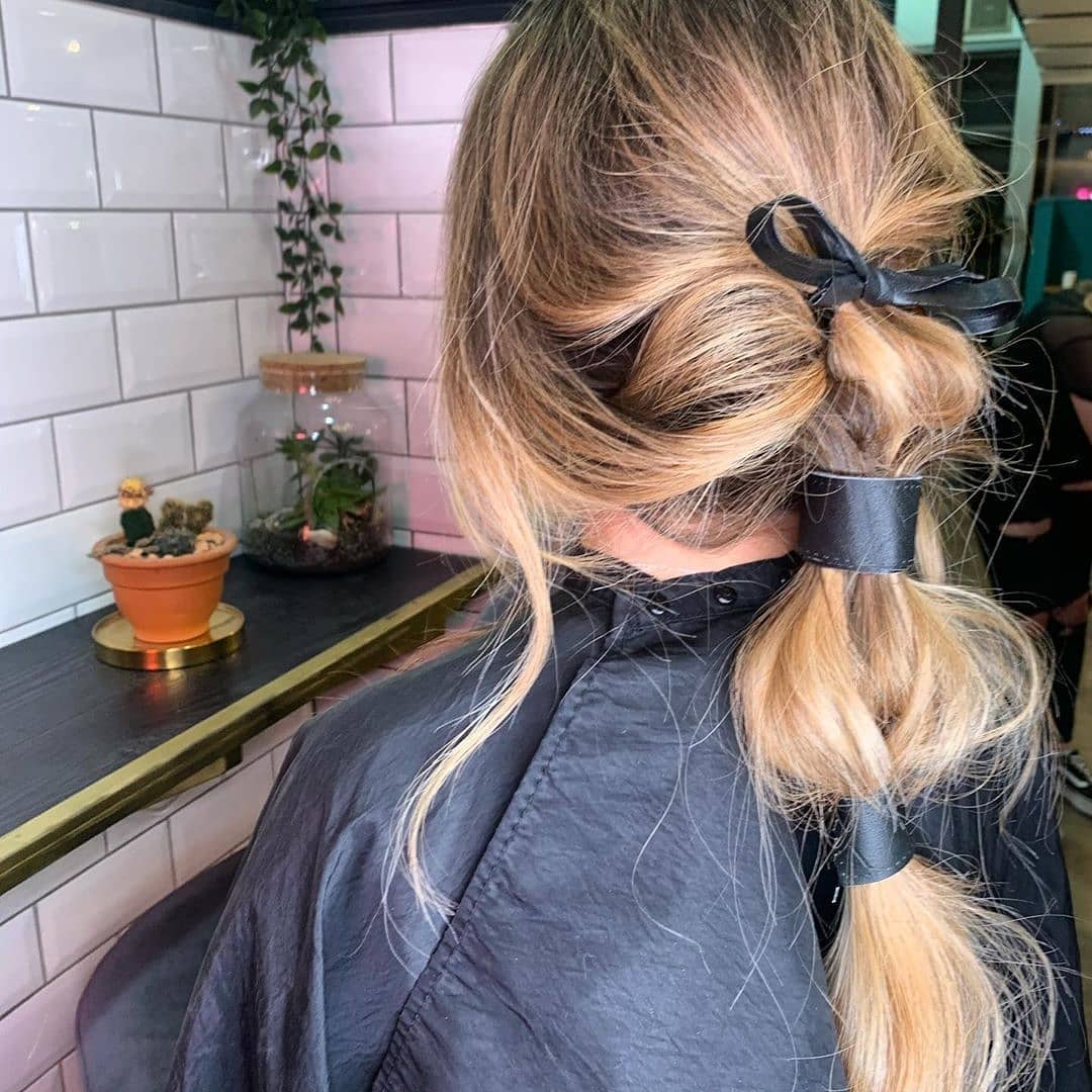 in leer gebonden bubble pony