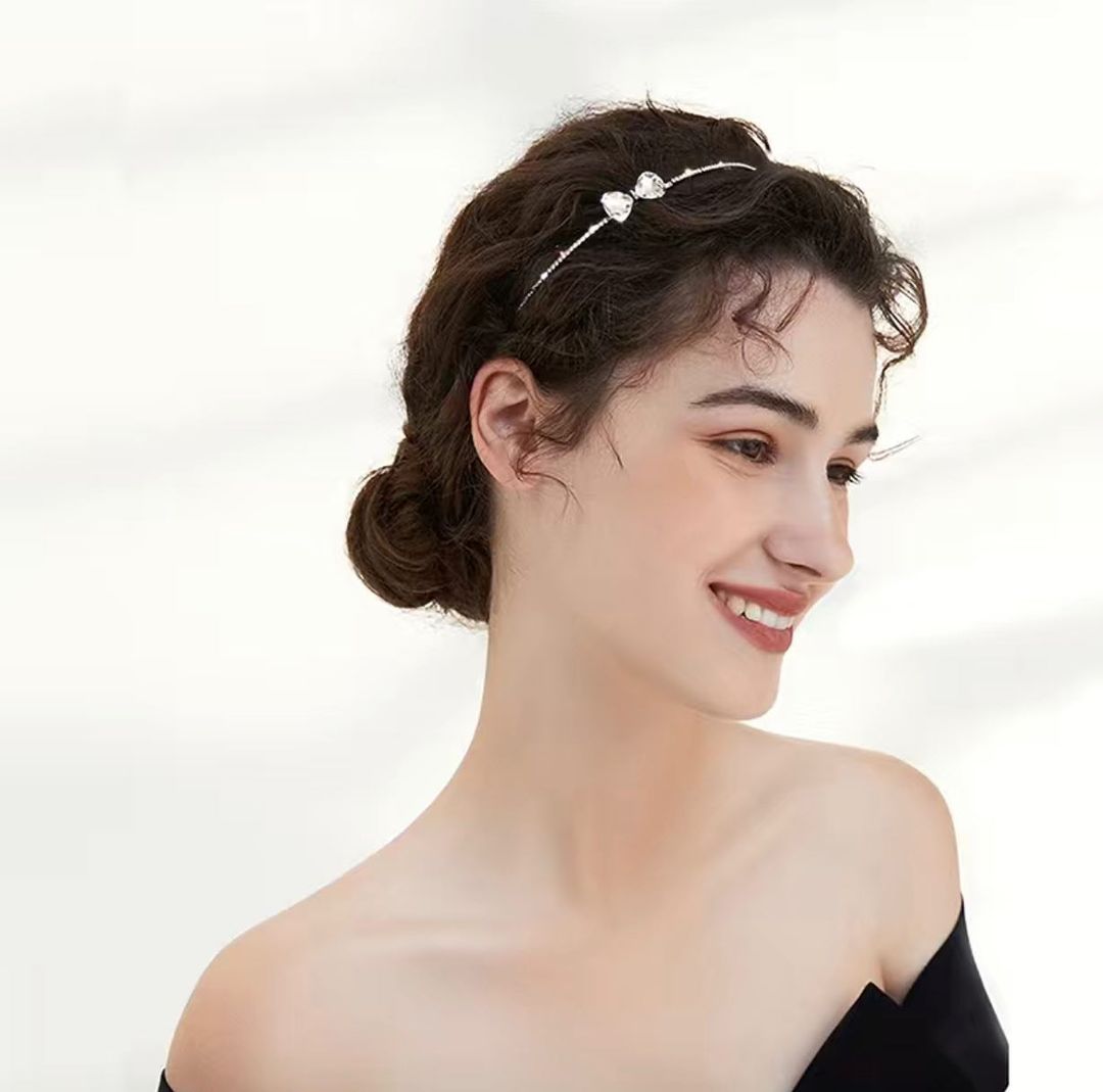 hairband prom hairstyle 