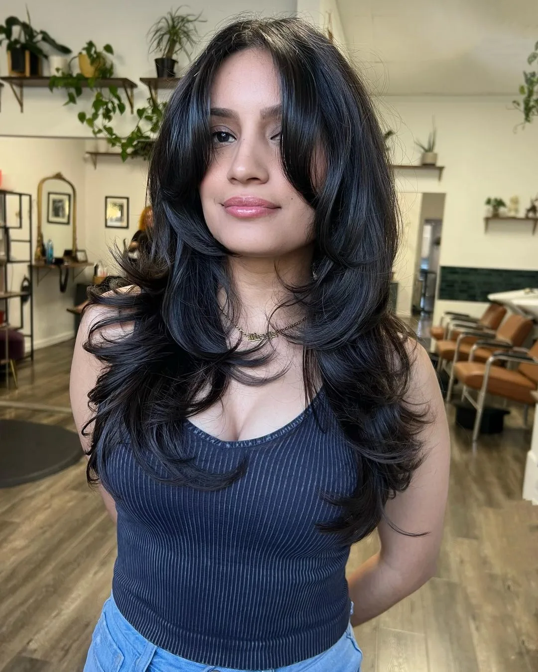 corte preto comprido em camadas