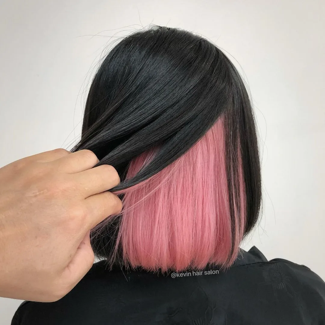 subcoloração rosa pastel num cabelo preto