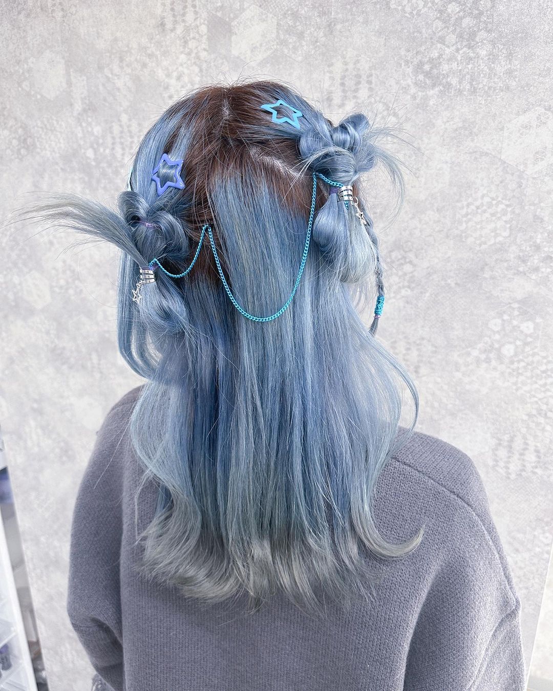 Frozen Blue With Dreamy Accessories 