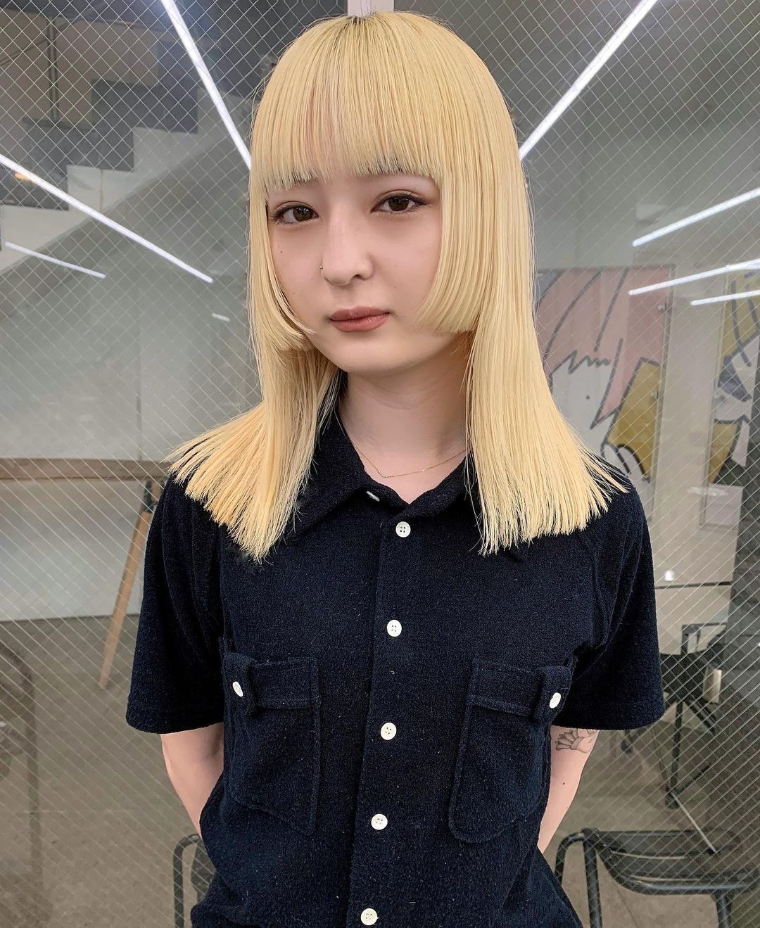 hime cut middle length blonde hair