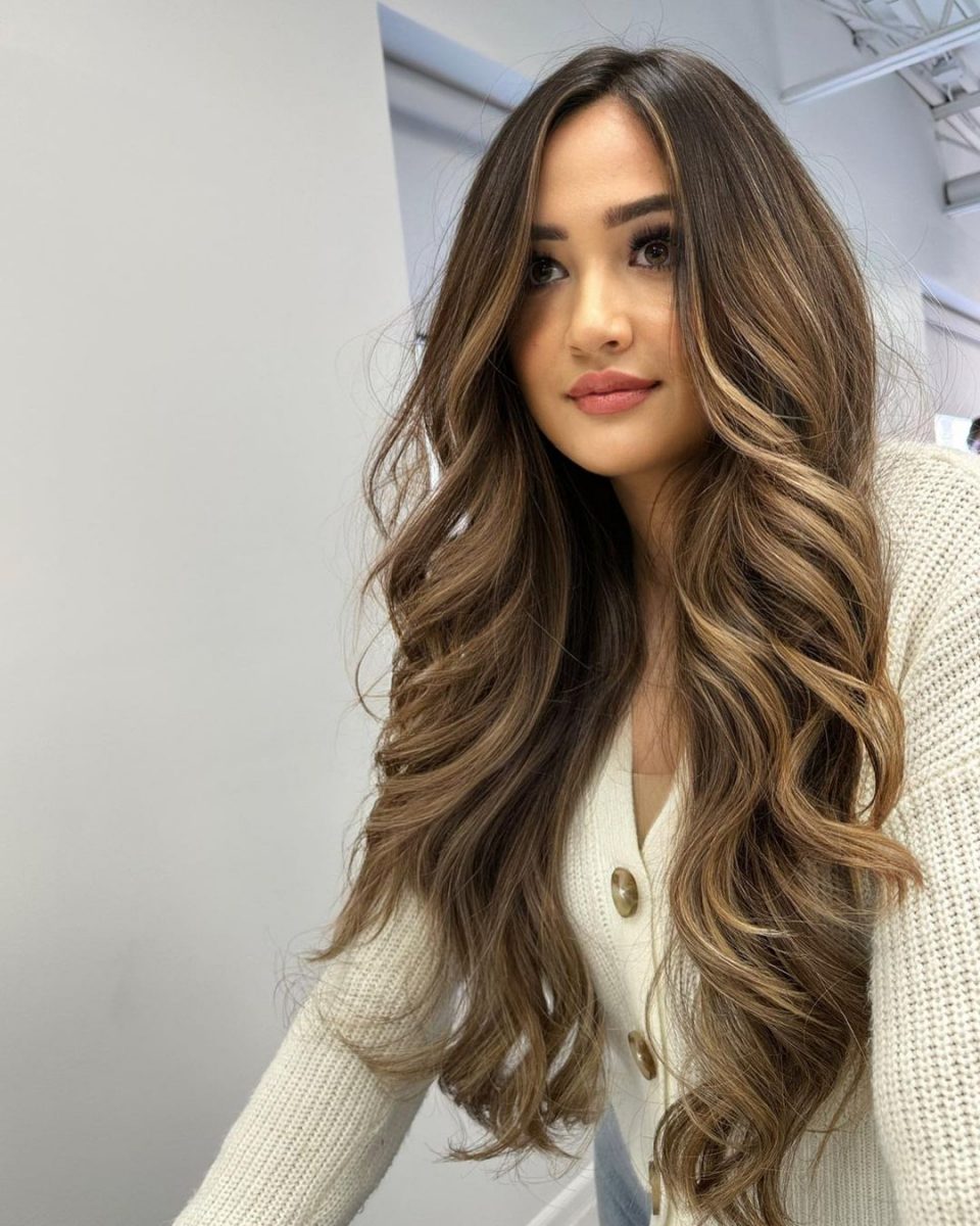 22 Long Wavy Hairstyles To Bring Out Your Inner Goddess