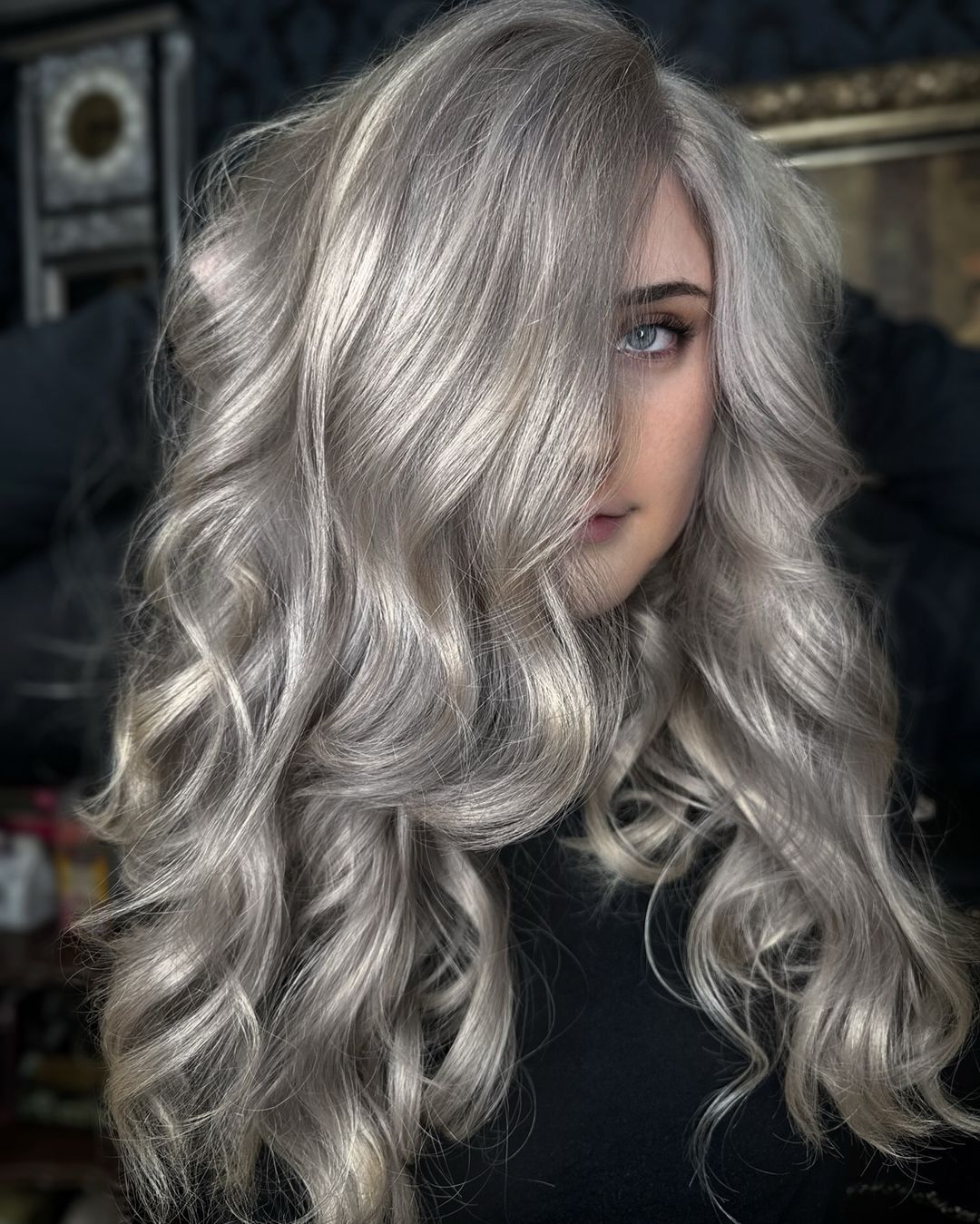 silver blonde layered wavy hair