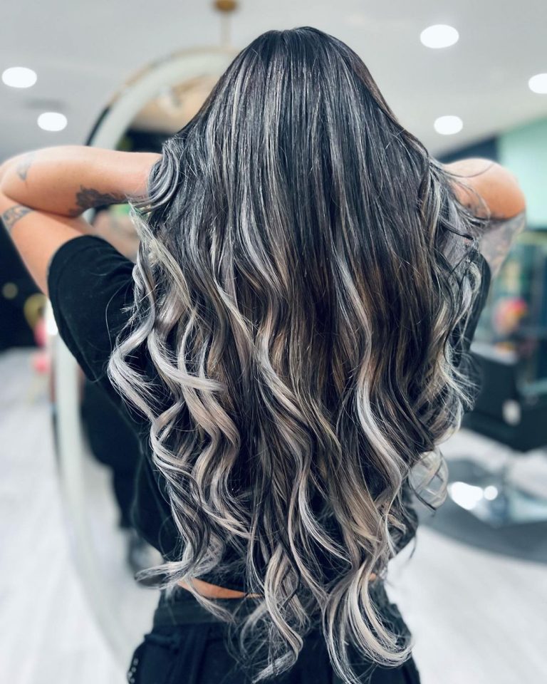 Os estilos de cabelo preto e branco mais chiques para se destacar nesta ...