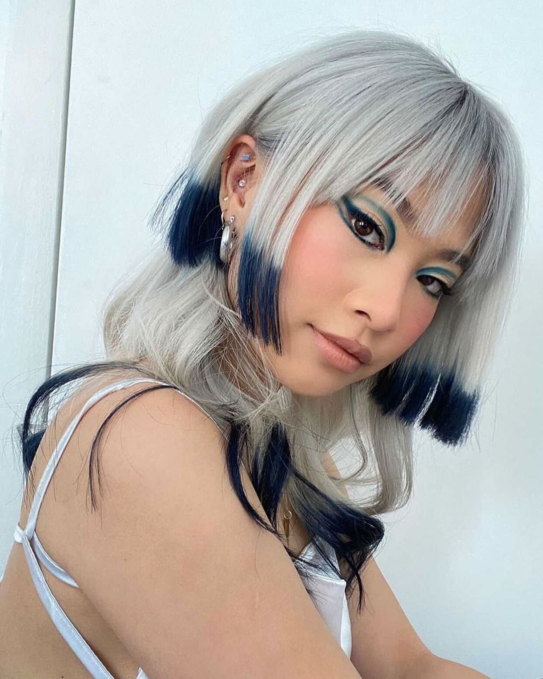 white hair with black color blocks