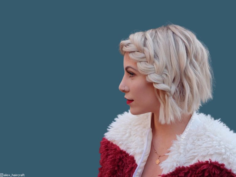 cheveux courts ondulés