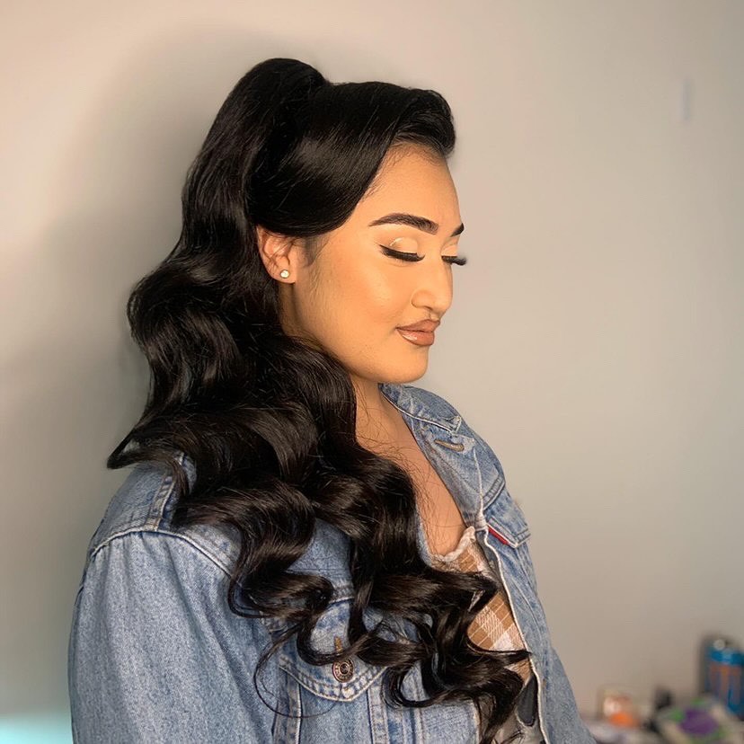 long high wavy pony with side bangs