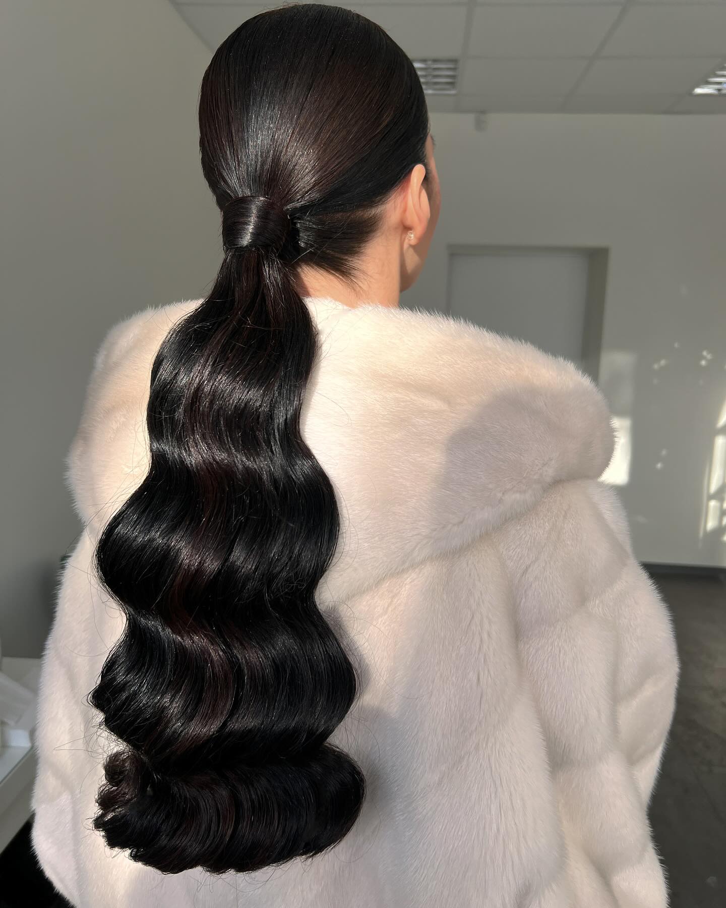 s-wave low ponytail hairstyle