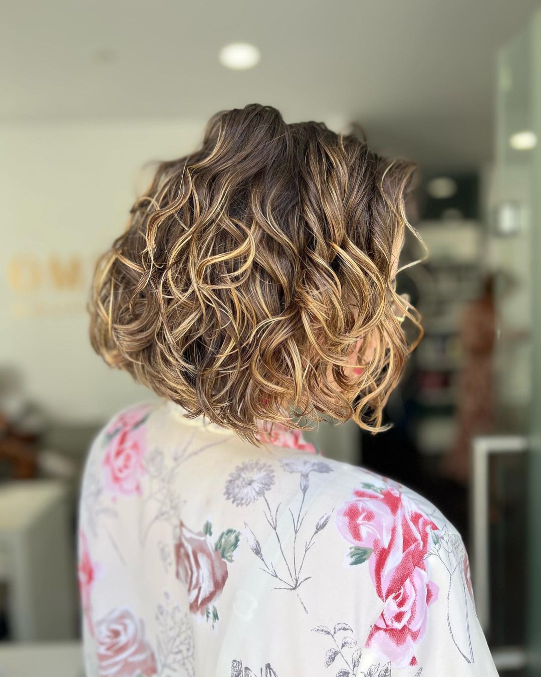 graduated bob on brown hair with blonde highlights