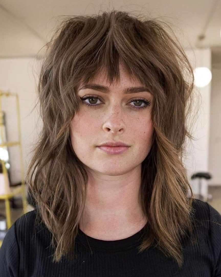 26 Choppy Shag Hairstyles For Medium Hair You Can’t Miss In 2025