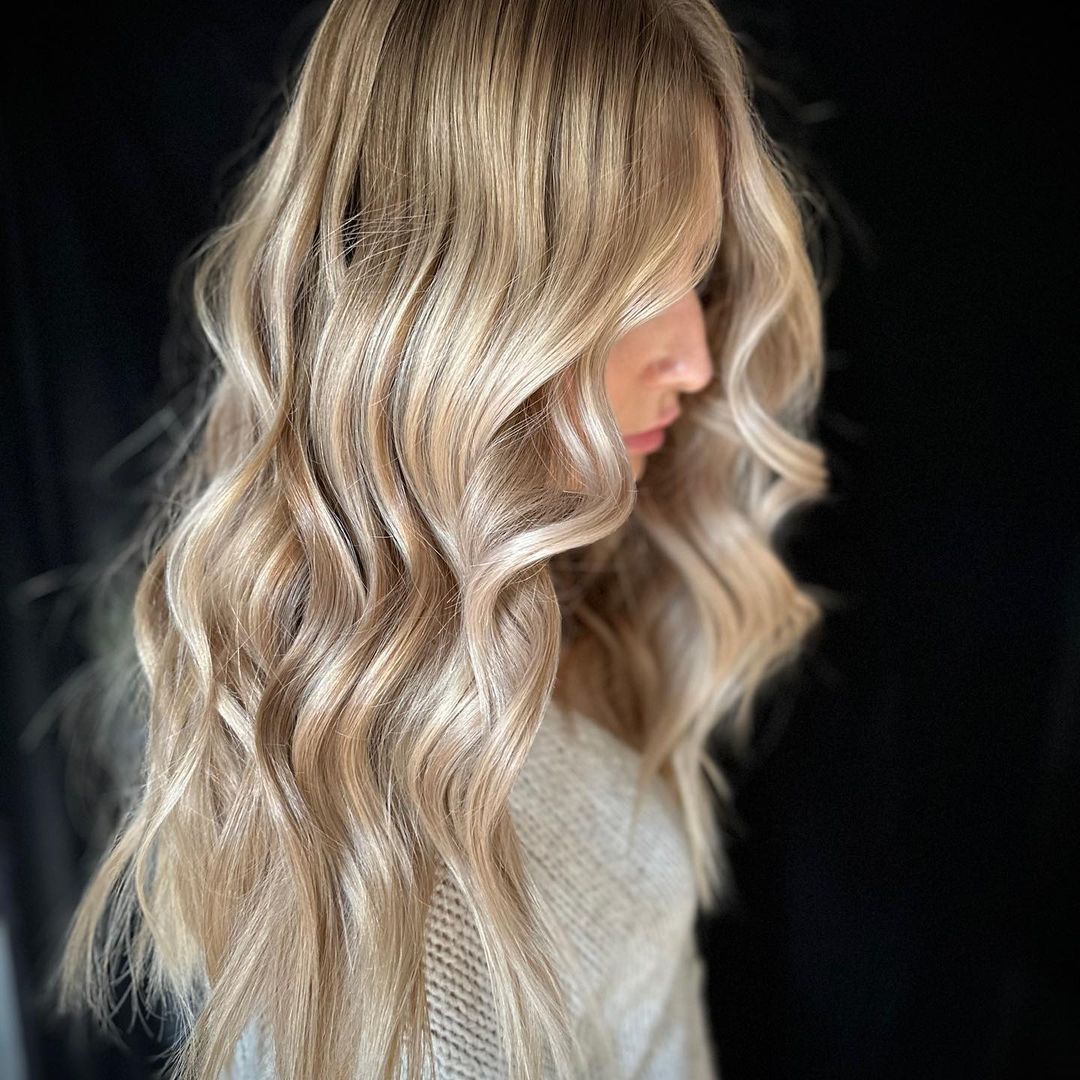 champagne blonde hair color