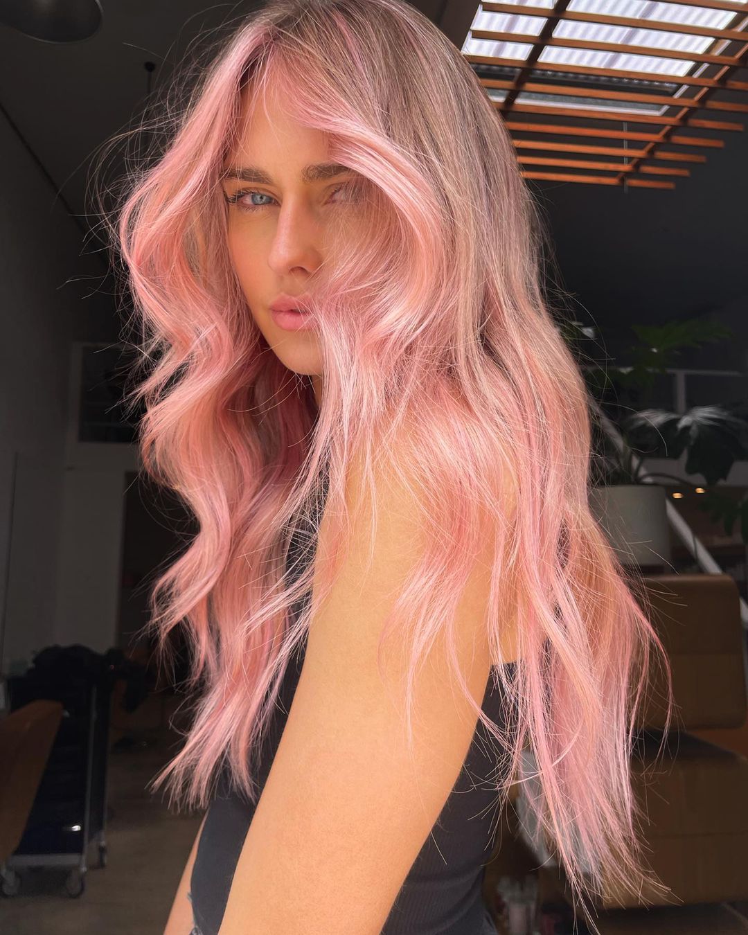 cabelo cor-de-rosa empoeirado 
