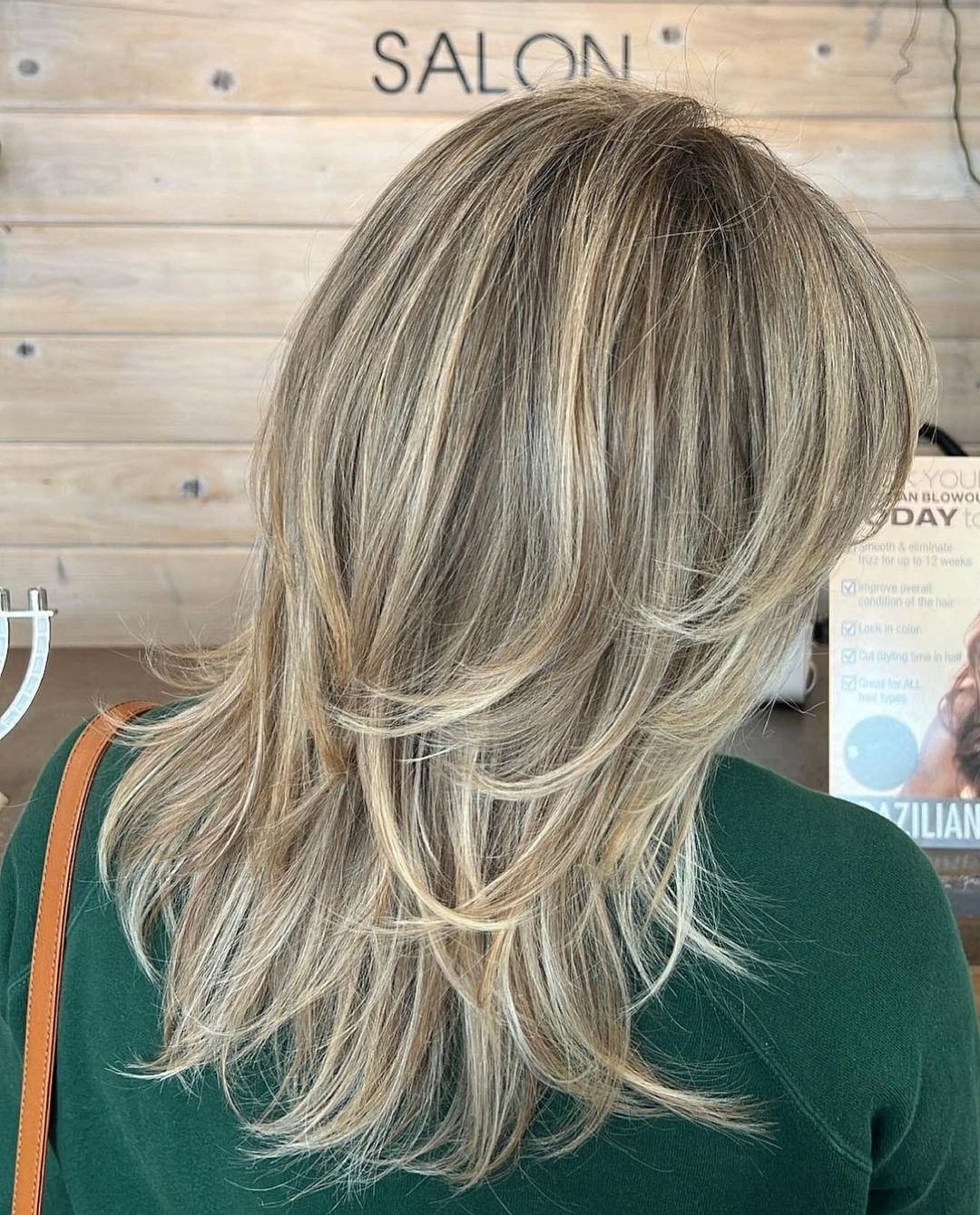 layered blonde hair with highlights