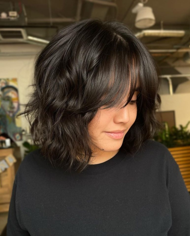 El pelo a capas con flequillo está a punto de arrasar en el street style