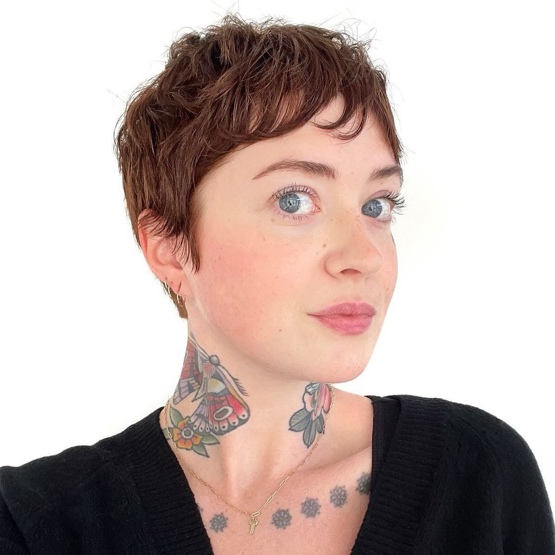 wavy pixie cut with piecey bangs