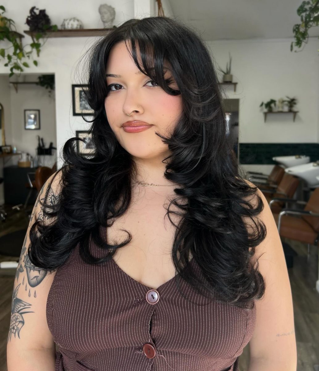 face-framing-layers-with-side-part-are-the-secret-to-mega-volume