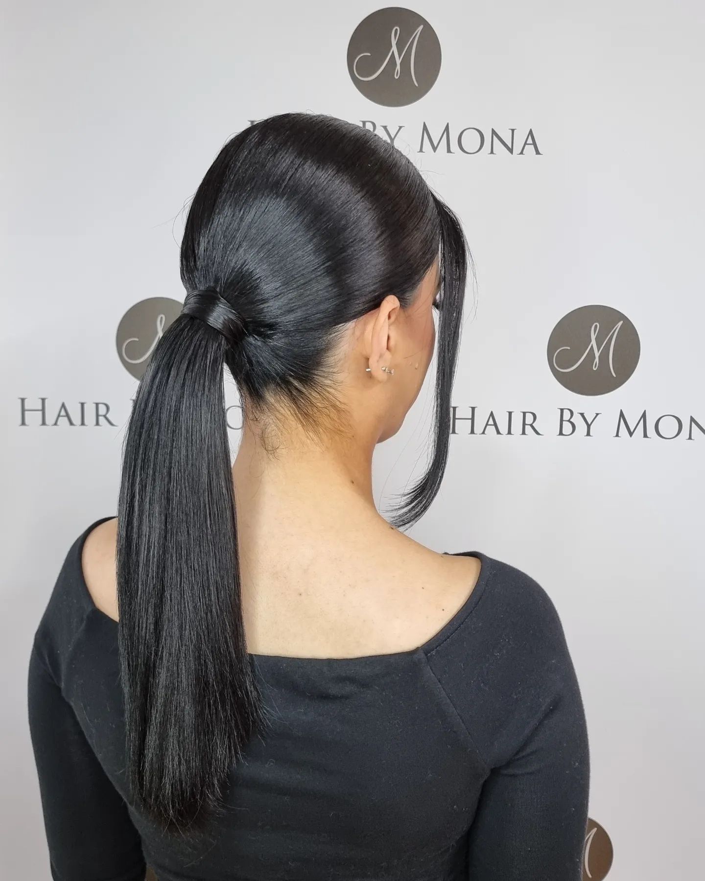 straight ponytail hairstyle with front pieces