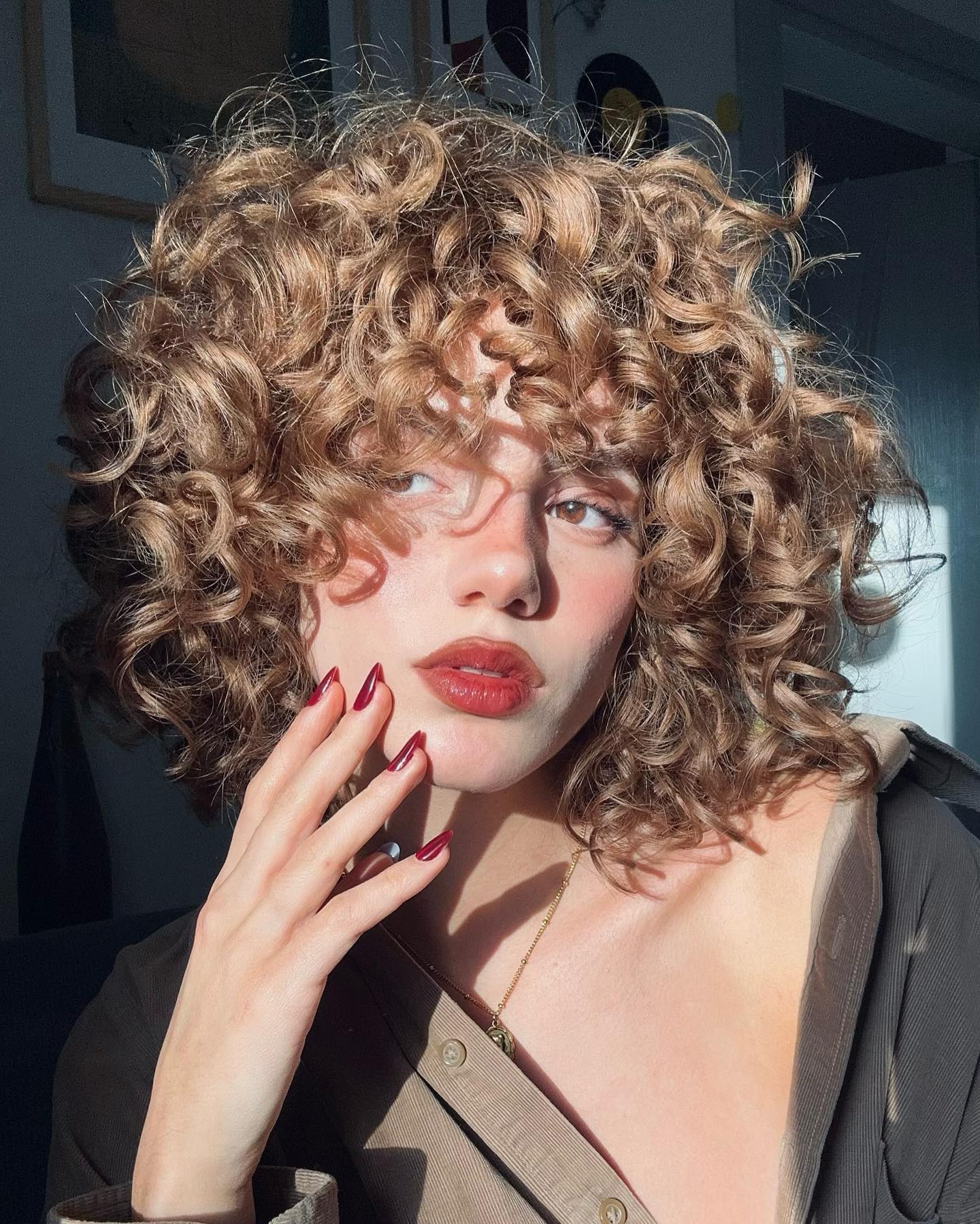 curly hair with face-framing