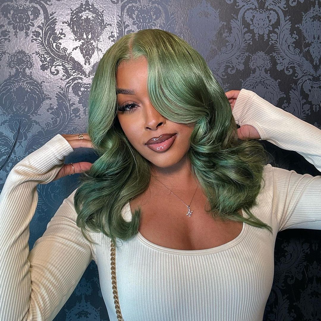 pastel green wet and wavy wig hairstyle
