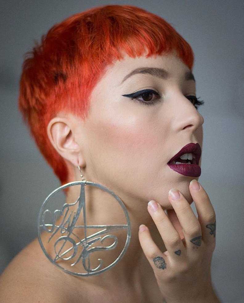 coupe pixie rouge