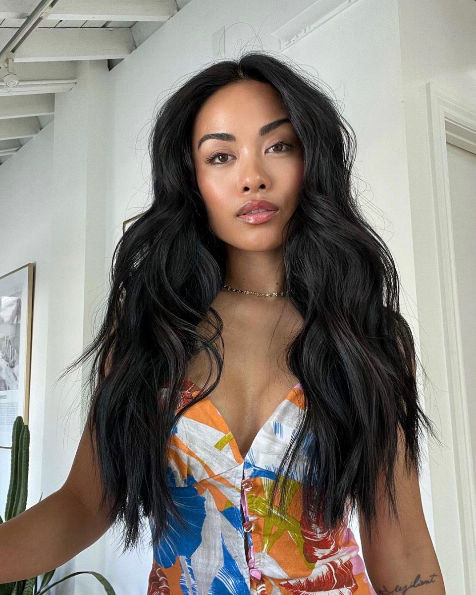 20 Most Flattering Long Layered Haircuts For Round Faces