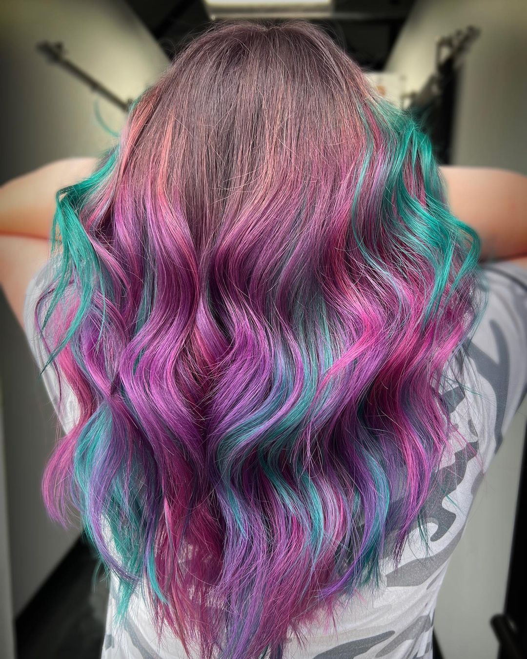 color blocked mermaid hairstyle