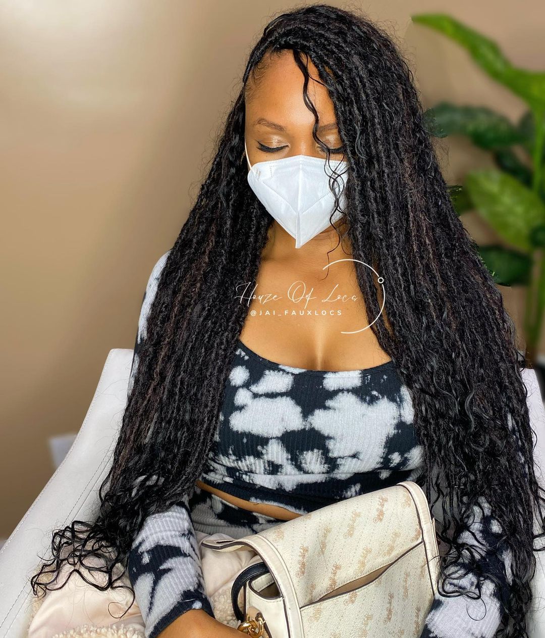 extra layered locs with curls