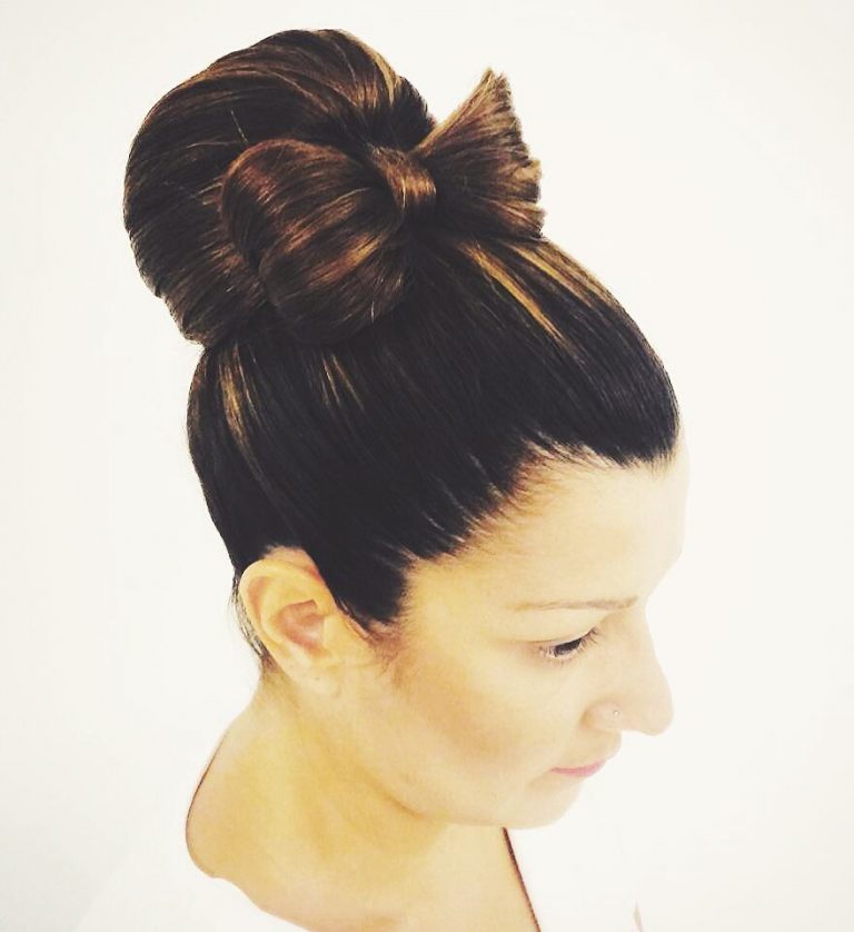 2 bows in hair