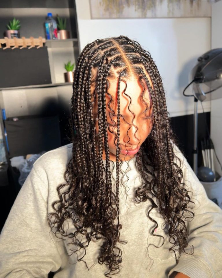 These 18 Boho Knotless Braids Styles Are Real Head Turners