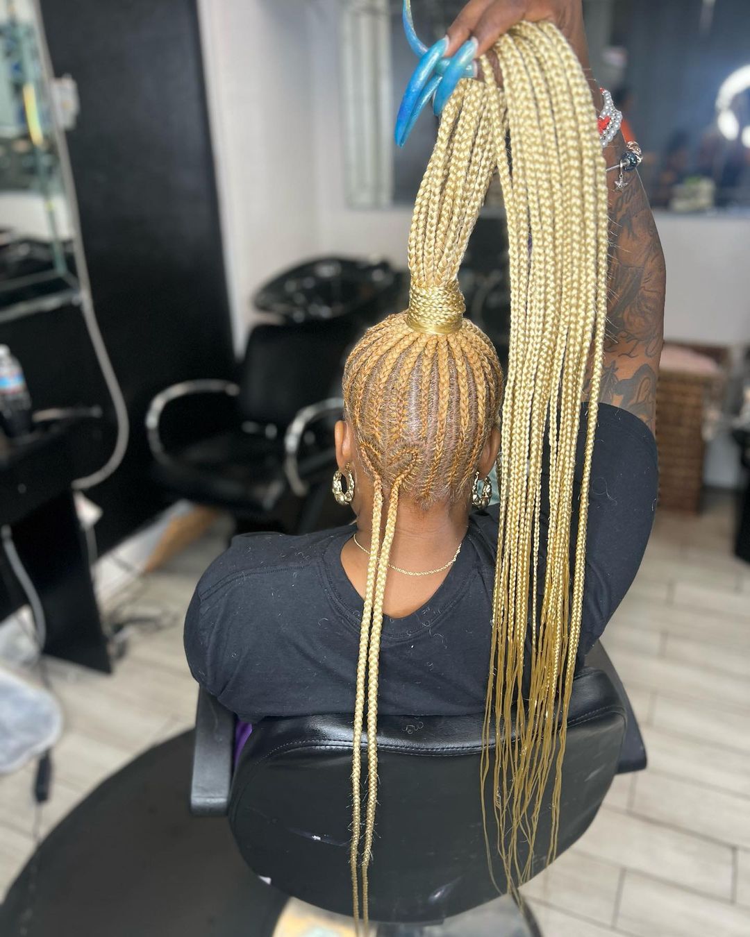 ultra long ponytail blonde knotless braids