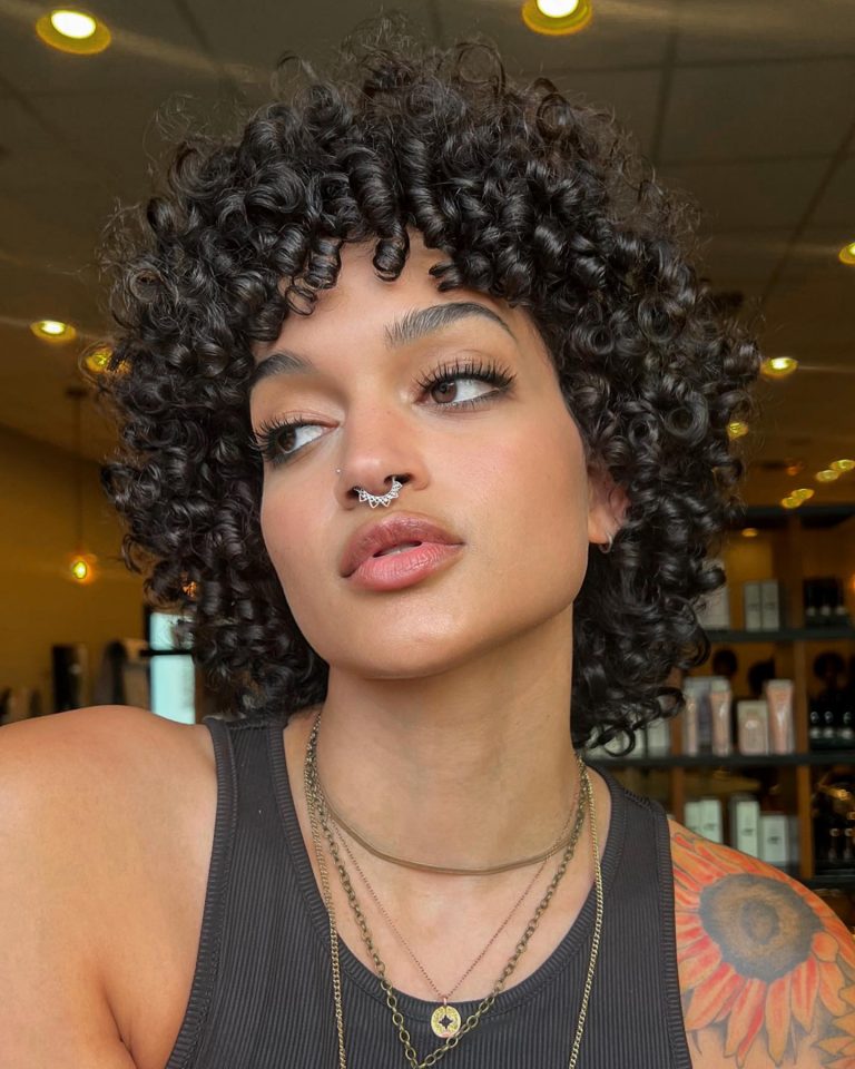 Short Curly Hair With Layers Is The Ultimate Fresh Look For Spring