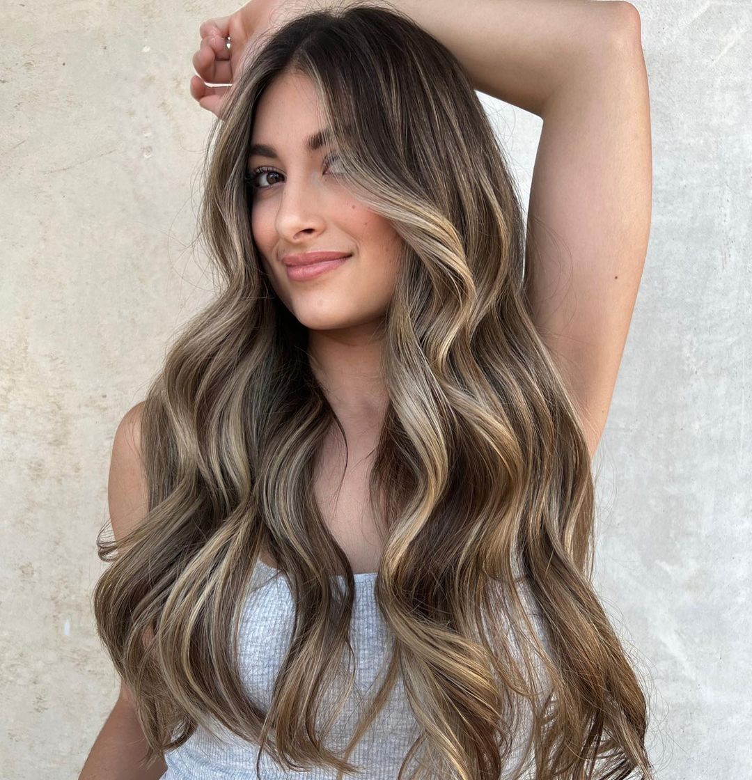 light brown hair with chunky highlights