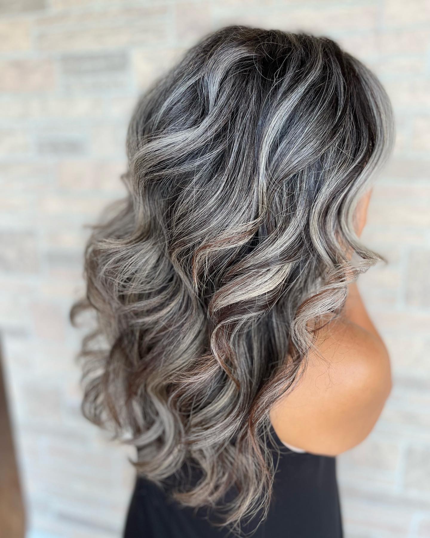 natural roots with gray blending