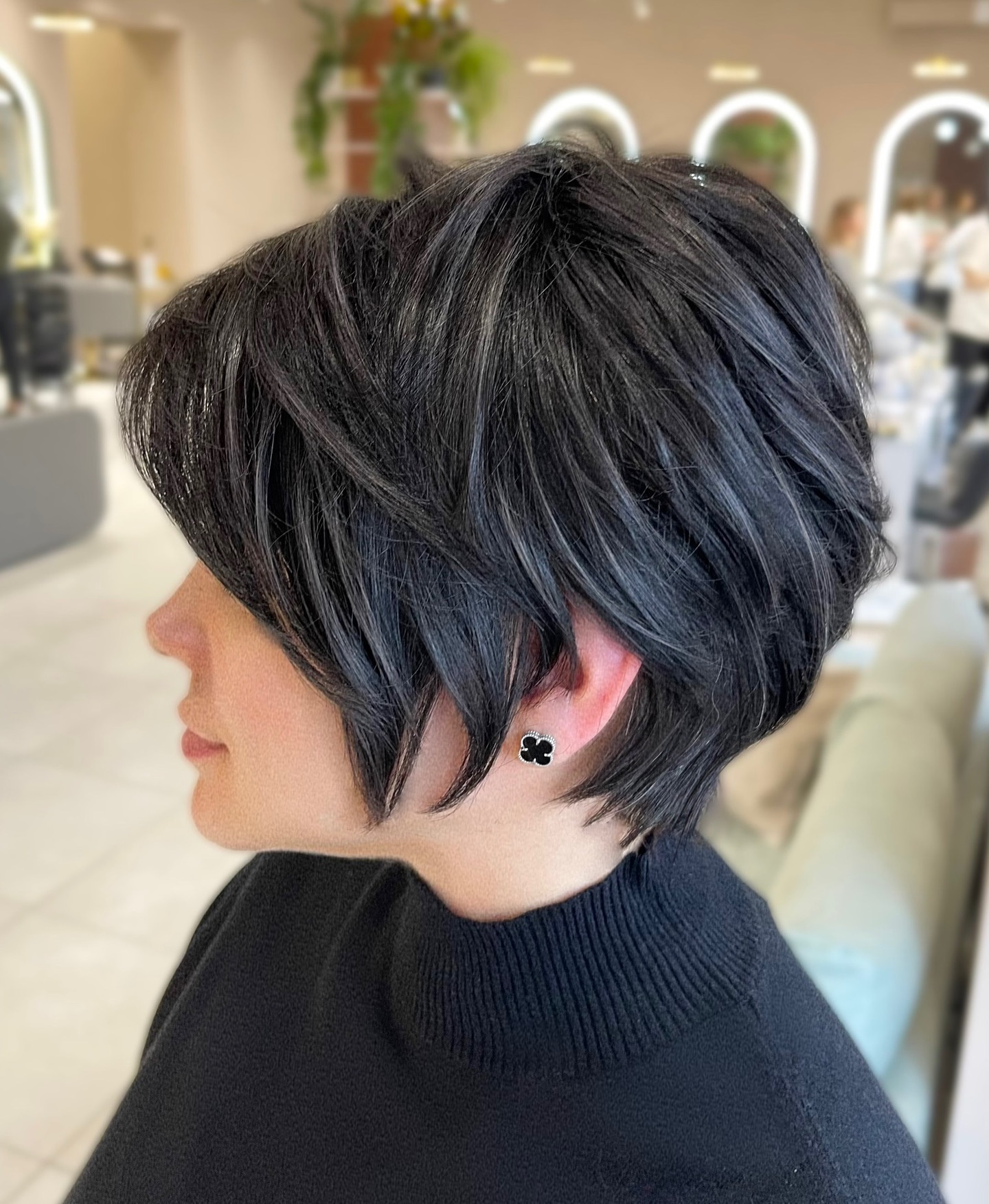 short stacked wedge haircut