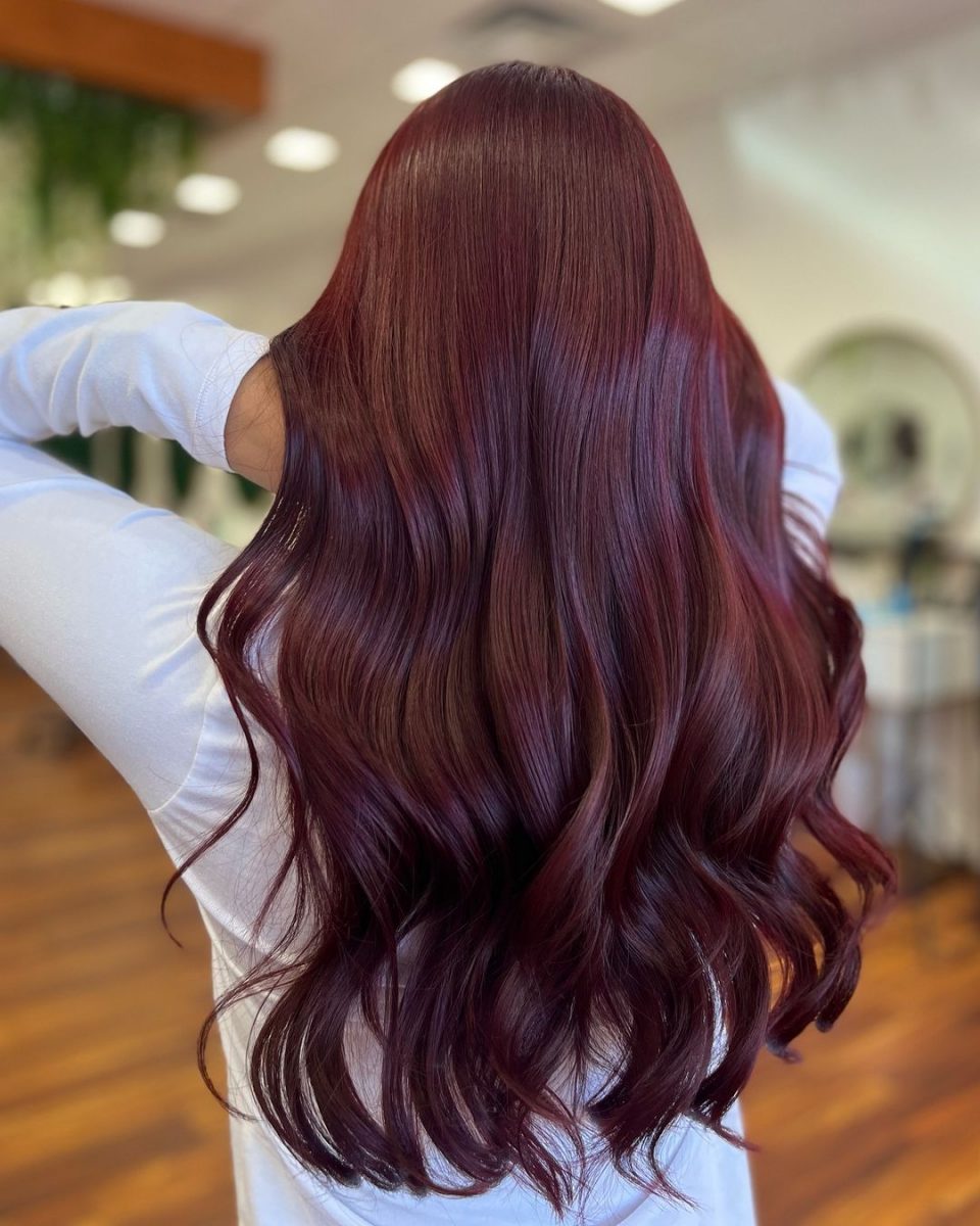 Cherry Cola Hair Color Trend Is Back To Grab The Spotlight Again