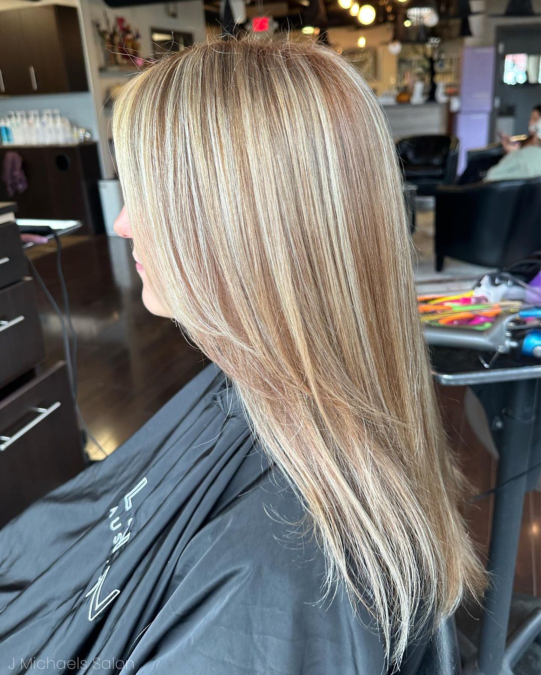 straight blonde hair with strawberry blonde lowlights