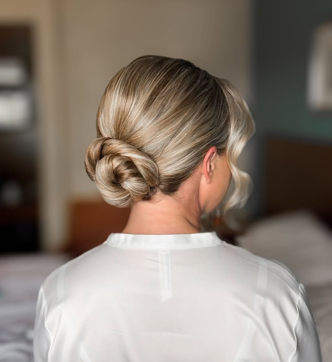 chignon basso per capelli fini e piatti